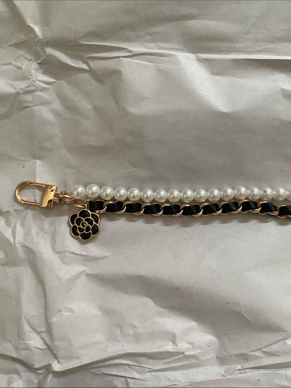 Pearl and Black purse Chain with Floral Charm - Picture 2 of 4